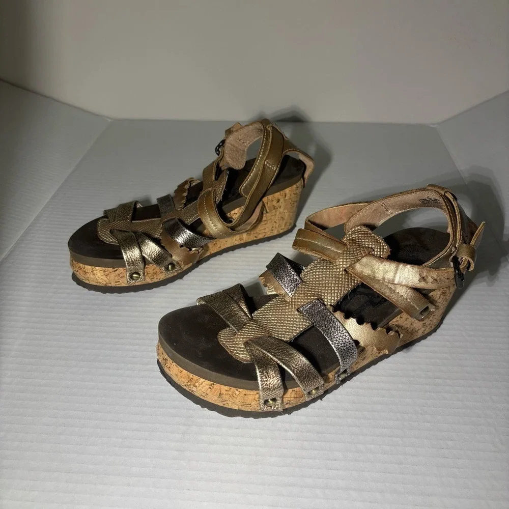 OTBT Storm Gold and Brown Wedges with‎ Crisscross Straps